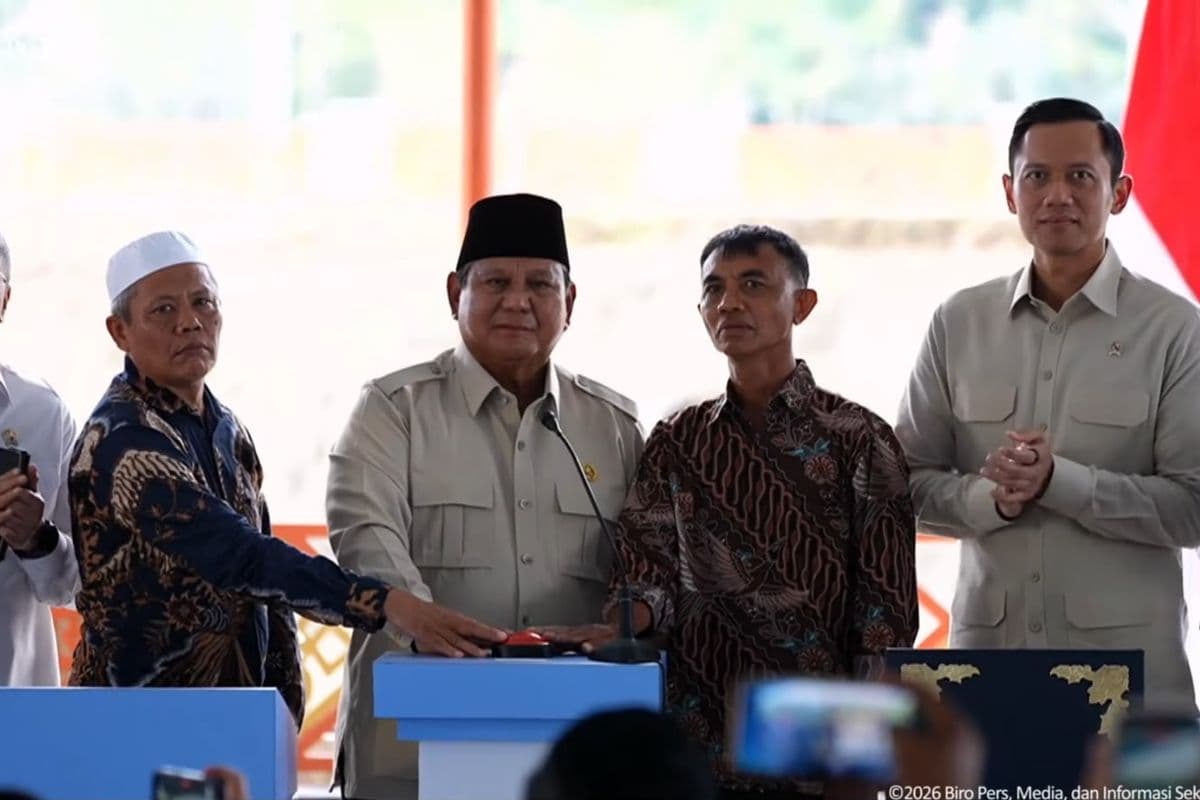 Prabowo Minta TNI dan Polri Awasi Dapur MBG, Tegaskan Tidak Boleh Ada Penyalahgunaan Wewenang