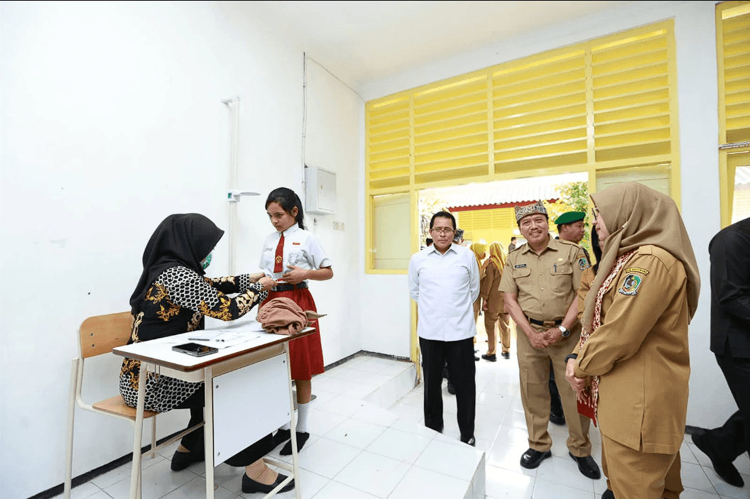 Pemeriksaan kesehatan gratis bagi pelajar SD hingga SMA di Banyuwangi ditargetkan menyentuh seluruh 184 ribu siswa
