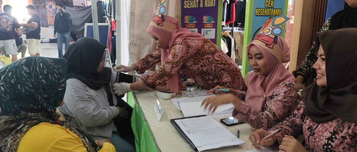 Ribuan Warga Desa Kutoharjo Kecamatan Rembang Provinsi Jawa Tengah Serbu Layanan Cek Kesehatan Gratis di Rembang Expo 2025