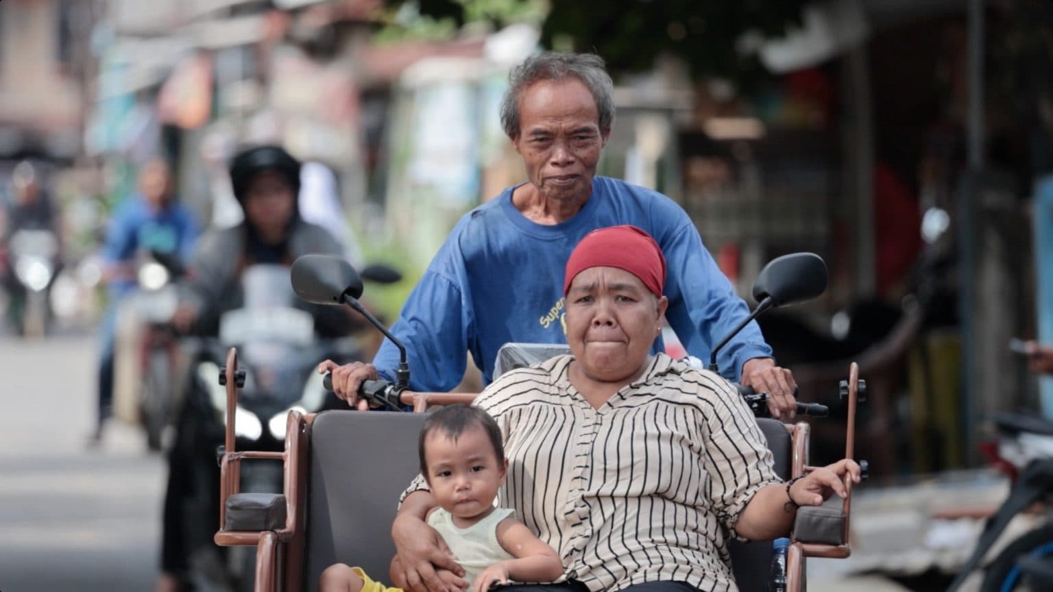 Program Pembagian Becak Listrik: Upaya Meringankan Beban Penarik Becak Lansia