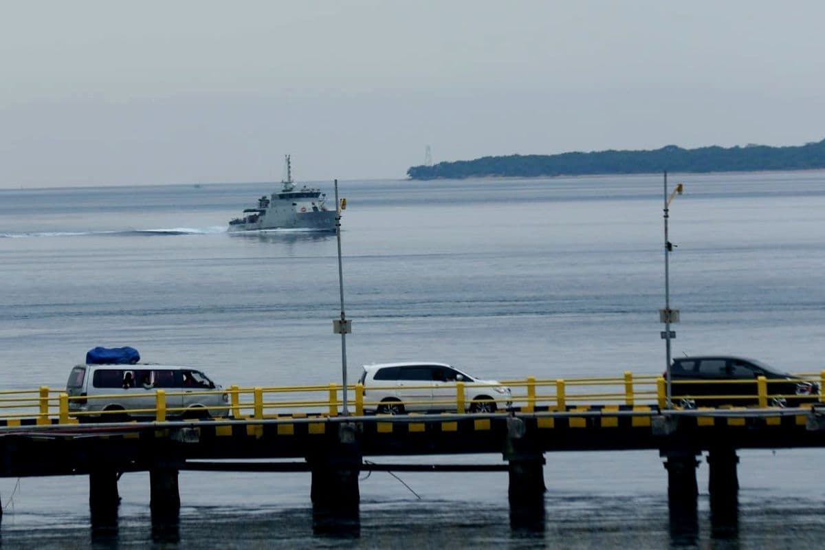 Kehadiran KAL Sembulungan Perkuat Keamanan Selat Bali, TNI AL Jamin Nataru Aman dan Lancar