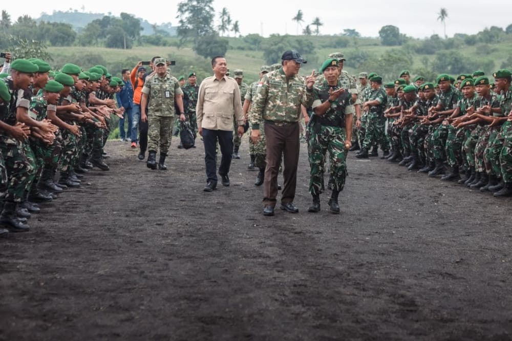 Perkuat Keamanan dan Dorong Ekonomi Lokal, Menhan RI Tinjau Brigif dan Yonif di Dompu