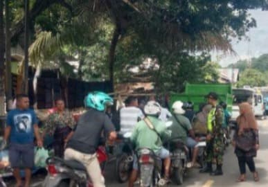 Perkuat Kemanunggalan TNI–Rakyat, Babinsa Laksanakan Komsos dan Pamwil di Ndorurea