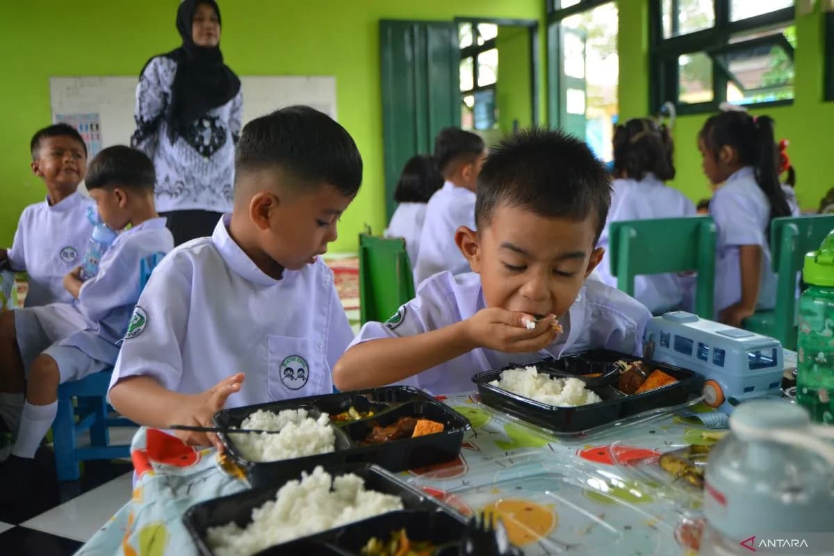 Mentan Sebut Program MBG Jadi Motor Ekonomi Desa, Libatkan Jutaan Pelaku Usaha Pangan