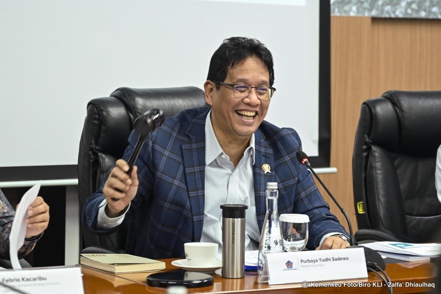 Rapat Ekonomi di Istana Picu Spekulasi Kenaikan Gaji ASN dan Pensiunan Tahun 2026