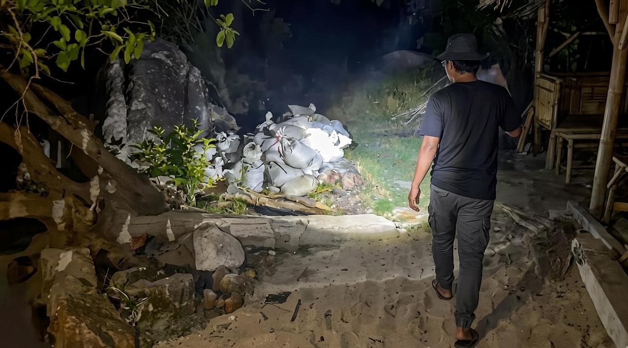TNI AL Gagalkan Penyelundupan 81 Karung Bijih Timah dan Logam Tanah Jarang di Pantai Penyusuk