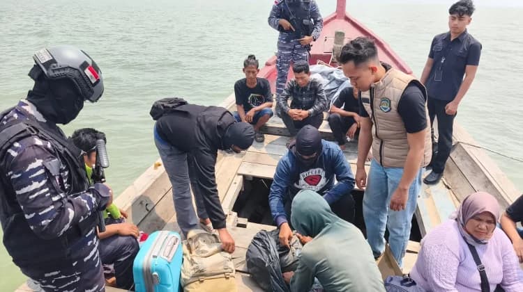 TNI AL dan Imigrasi Gagalkan Penyelundupan 6 PMI Ilegal di Perairan Asahan