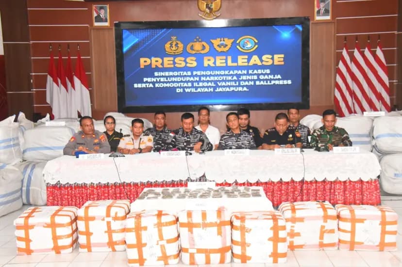Kodaeral X Jayapura Gagalkan Penyelundupan Narkotika dan Komoditas Ilegal Senilai Rp1,89 Miliar