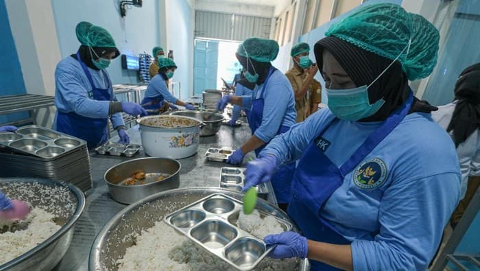 Program MBG Serap 1,28 Juta Pekerja, Gerakkan Ekonomi dari Desa hingga Nasional