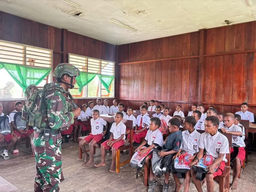 Program Papua Pintar, TNI Hadir Jadi Pengajar dan Tanamkan Semangat Kebangsaan di Pedalaman Papua