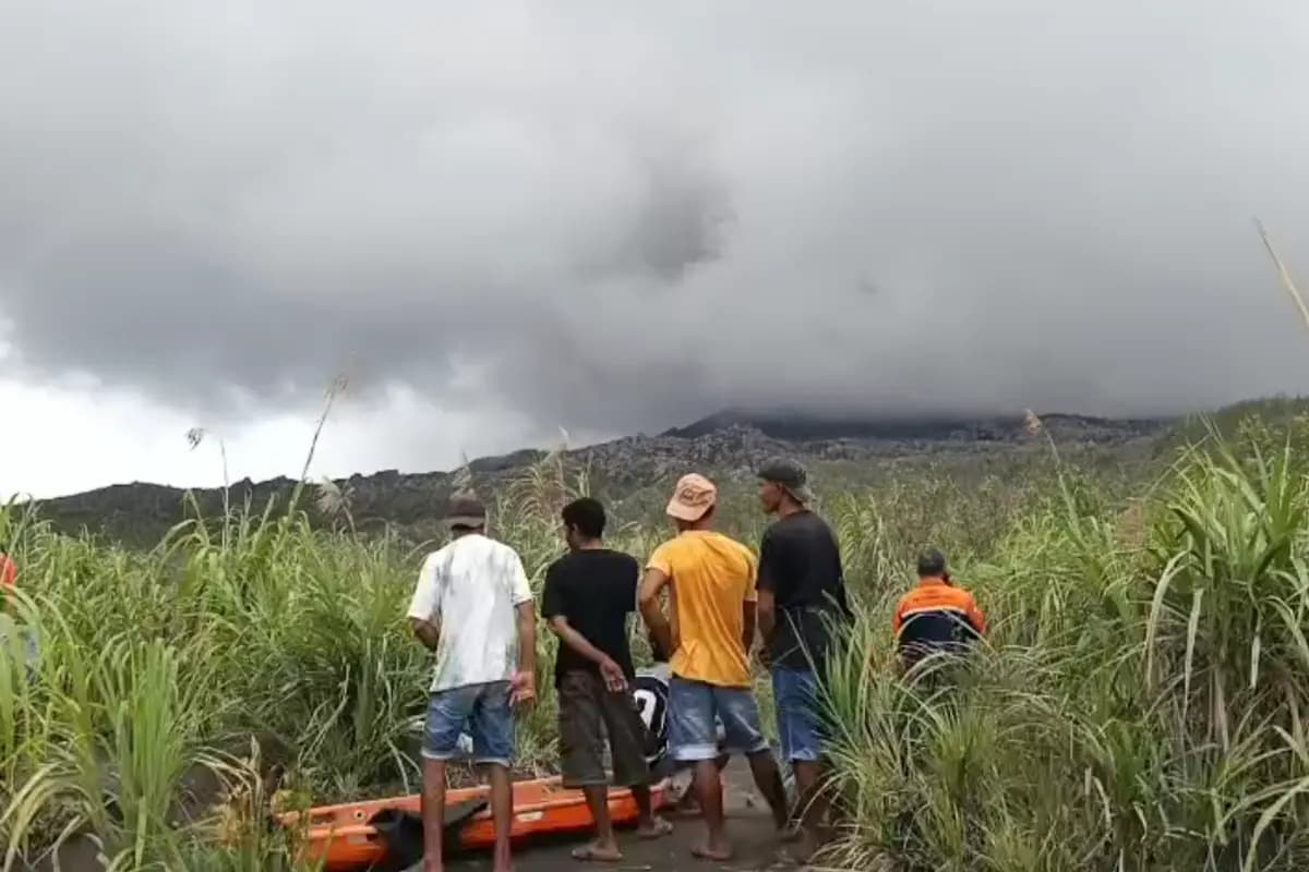 TNI AU Siagakan Helikopter Evakuasi Korban Erupsi Gunung Dukono