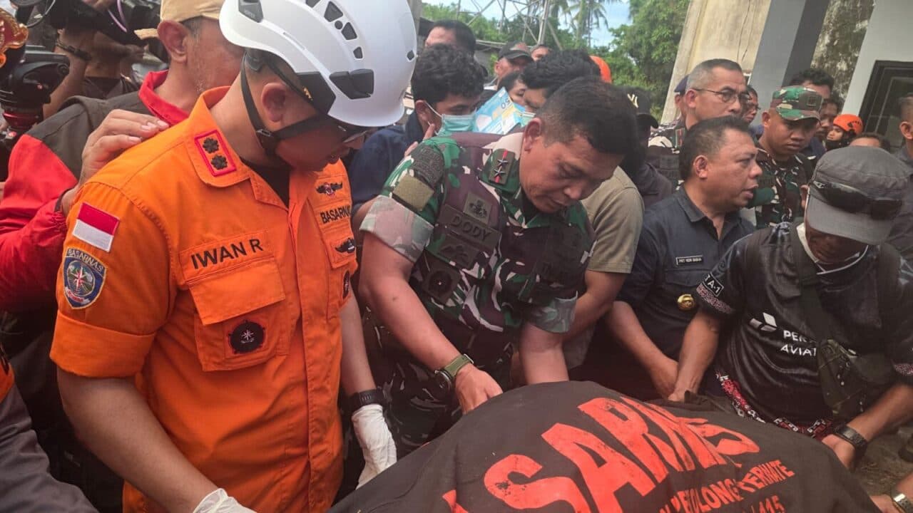 Pangdam XV Pattimura Pimpin Langsung Evakuasi Korban Erupsi Gunung Dukono