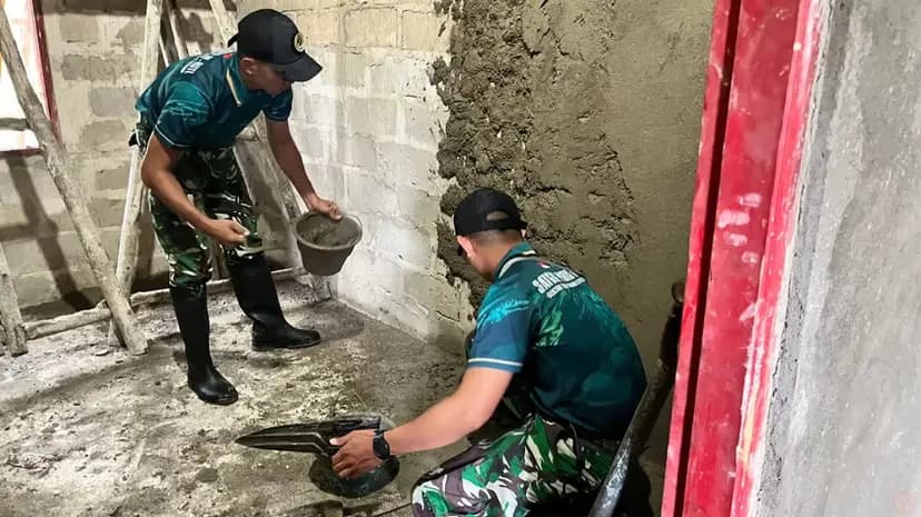 Satgas Yonarmed 12 Kostrad Bantu Bangun Rumah Warga di Perbatasan RI-RDTL