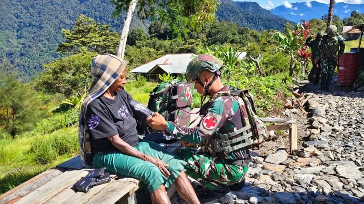 Satgas Yonif 743/PSY Gelar Layanan Kesehatan Gratis bagi Warga Kampung Yambi
