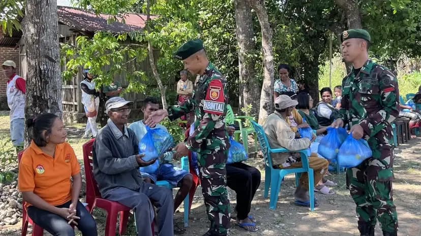 Yonarmed 12 Kostrad Tebar Kepedulian Melalui Program Jumat Berkah di Perbatasan
