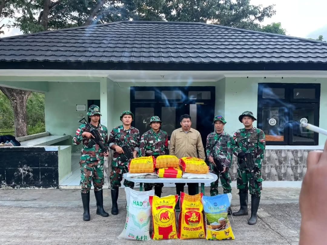 Satgas Pamtas Yonarhanud 2 Kostrad Gagalkan Penyelundupan 200 Kilogram Beras Asal Timor Leste