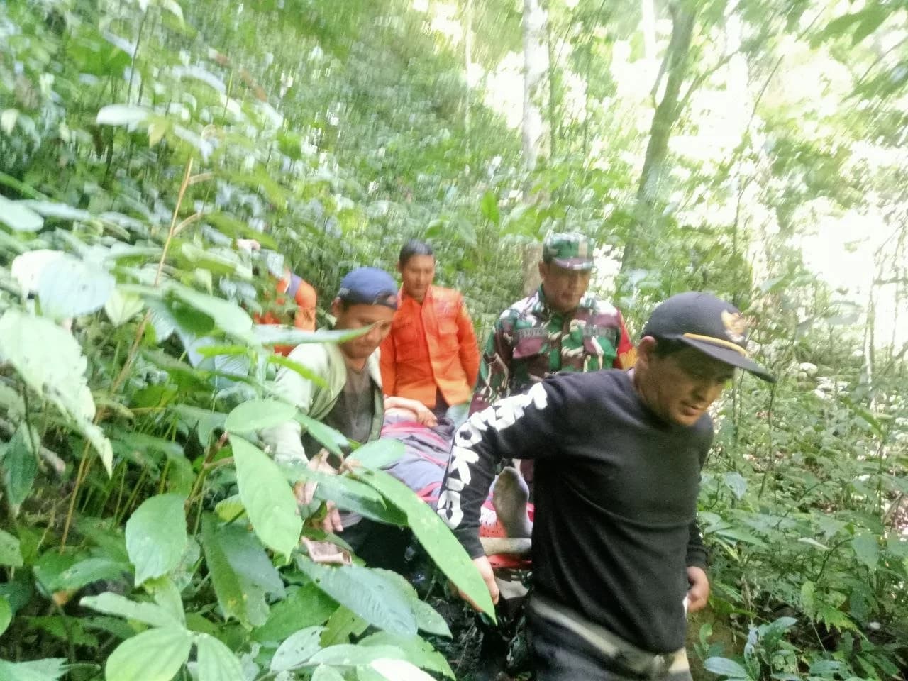 Tim Gabungan Temukan Empat Warga Hilang di Hutan Mintu dalam Keadaan Selamat