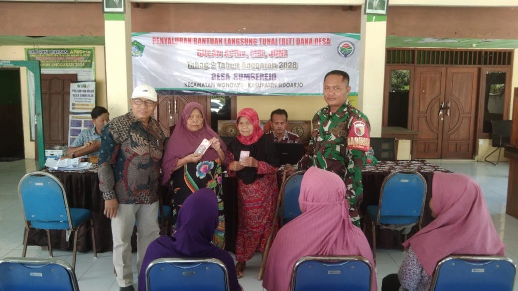 Babinsa Kodim 0816/Sidoarjo Kawal Penyaluran BLT Dana Desa, Pastikan Bantuan Tepat Sasaran