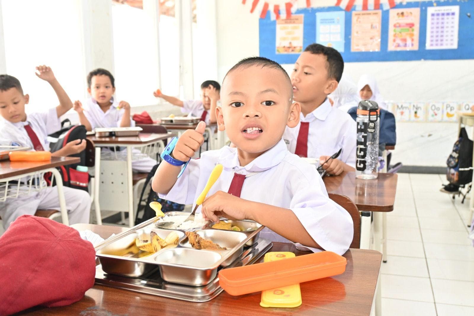 Mendikdasmen: MBG Jangkau Lebih dari 43 Juta Siswa, Dorong Kehadiran dan Prestasi Akademik