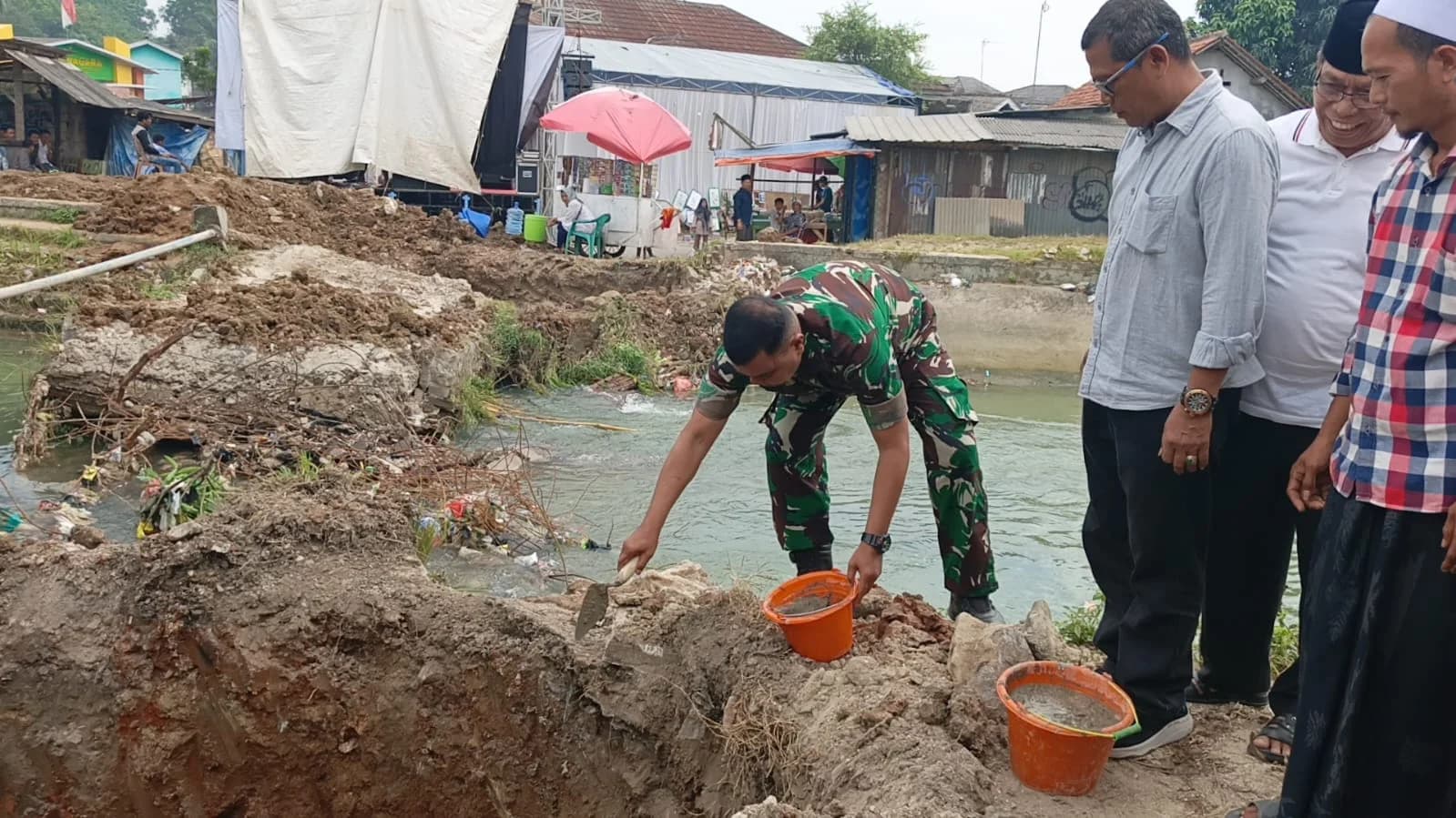 Pembangunan Jembatan Beton di Desa Nagara Dimulai, TNI AD Realisasikan Bantuan Presiden Prabowo
