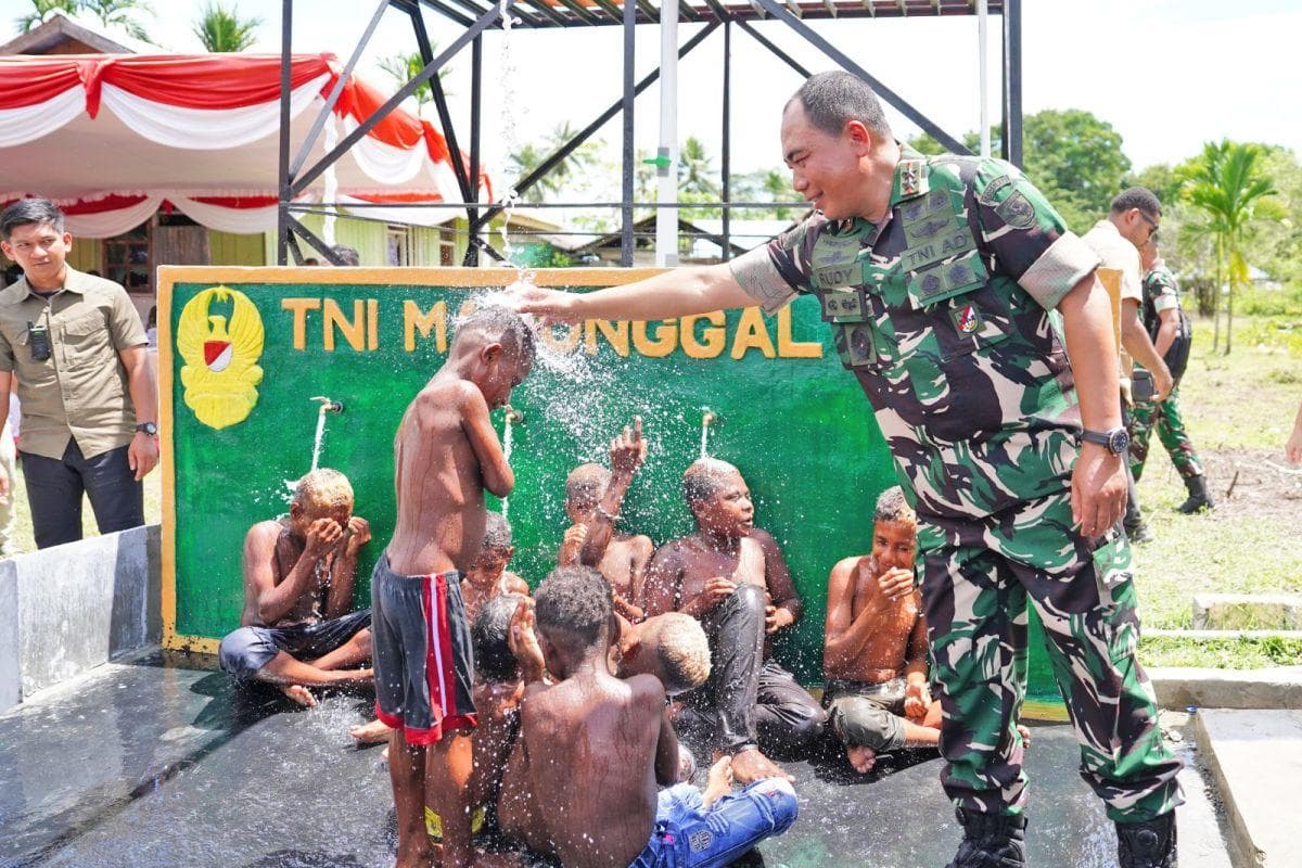 TNI AD Bangun Air Bersih dan Listrik di Papua, Perkuat Pemerataan Pembangunan Hingga Pelosok