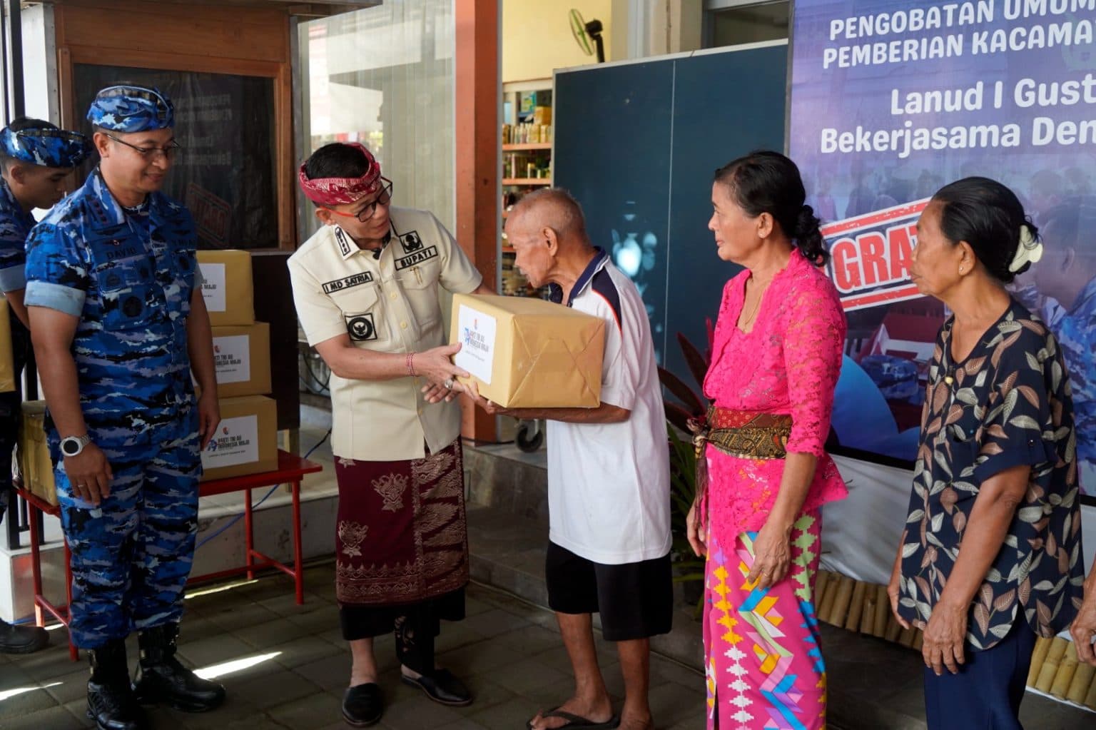 Hari Bakti ke-79 TNI AU, Lanud I Gusti Ngurah Rai Gelar Bakti Sosial dan Layanan Kesehatan Gratis di Klungkung