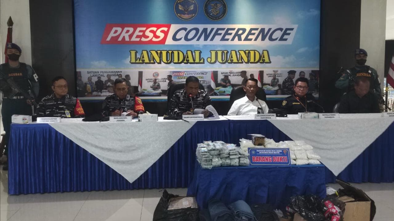 TNI AL dan Stakeholder Bandara Juanda Gagalkan Upaya Penyelundupan Obat Ilegal dan Sabu