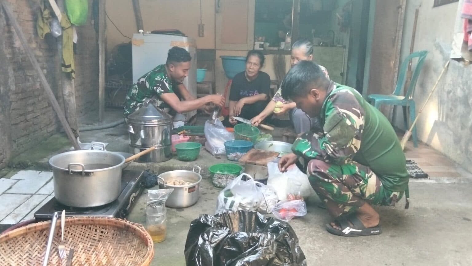 Satgas TMMD Kodim 0726/Sukoharjo Pererat Kebersamaan Bersama Warga Lewat Semangat Gotong Royong